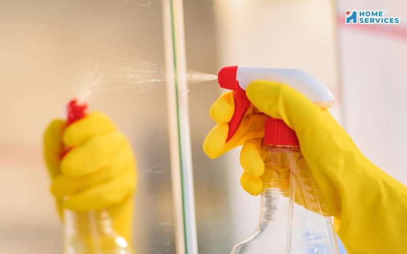 Cách đánh bóng inox bằng nước lau kính 