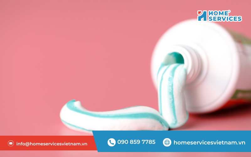 Tẩy cặn canxi bằng kem đánh răng