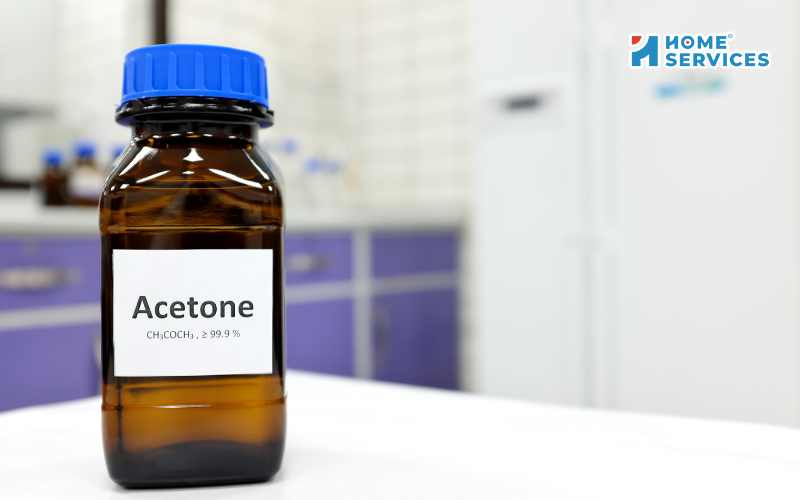 Làm sạch keo dán trên kính bằng axeton