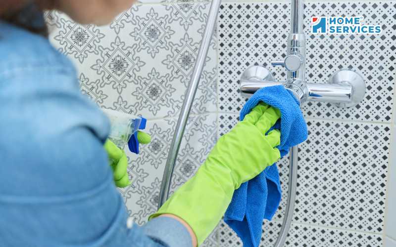 Cách vệ sinh vòi sen nhà tắm 